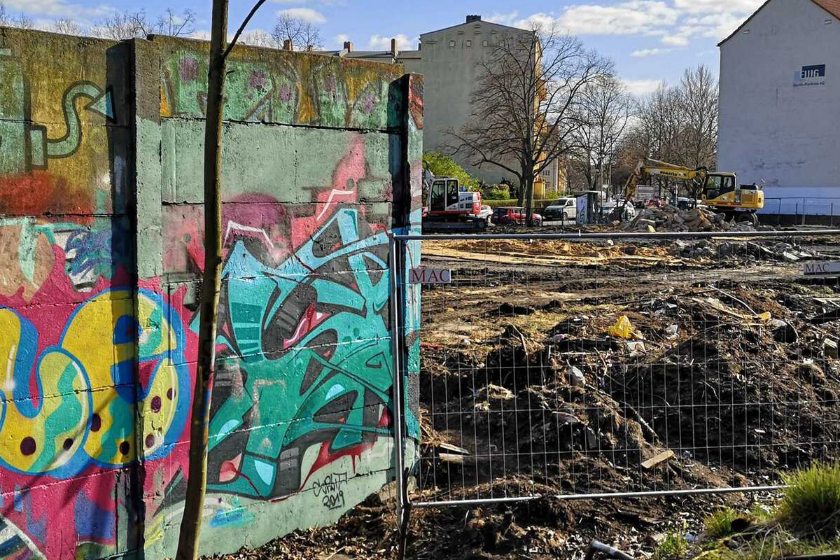 Stukje overgebleven Berlijnse Muur in Pankow is gesloopt - IJzeren Gordijn